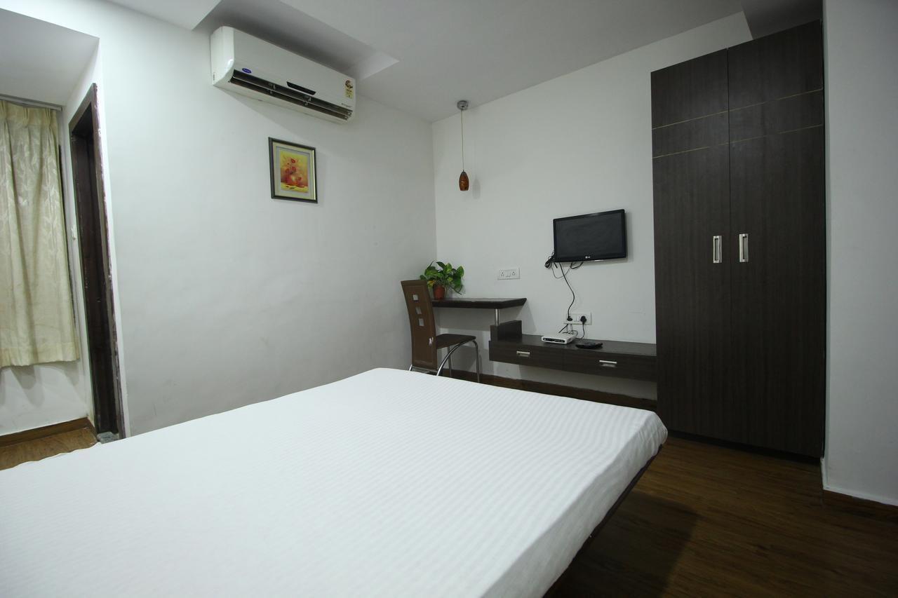 فَدودارا New Rajdhani Hotel المظهر الخارجي الصورة