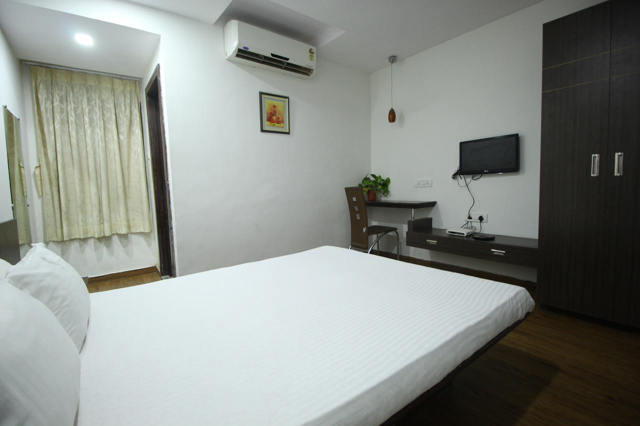 فَدودارا New Rajdhani Hotel المظهر الخارجي الصورة