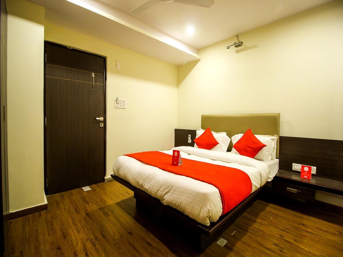 فَدودارا New Rajdhani Hotel المظهر الخارجي الصورة